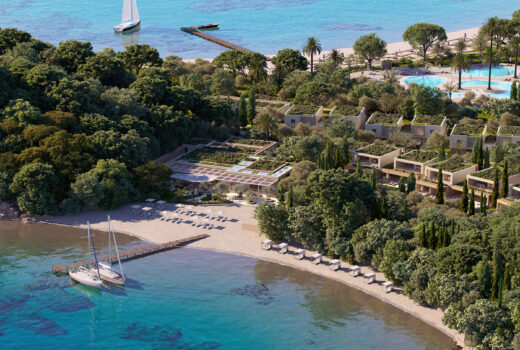 Ikos Odisia - luksusowy nowy, otwarty w 2023 hotel należący do sieci hoteli Ikos Resorts